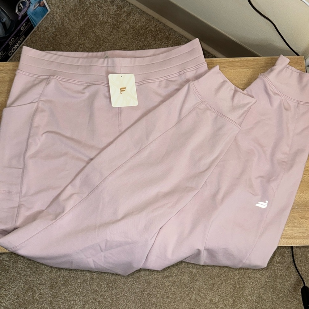 NWT Fabletics On-The-Go Cold Weather Jogger Mauve